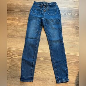 Judy Blue High Rise Blue Jeans with Slim Straight Leg